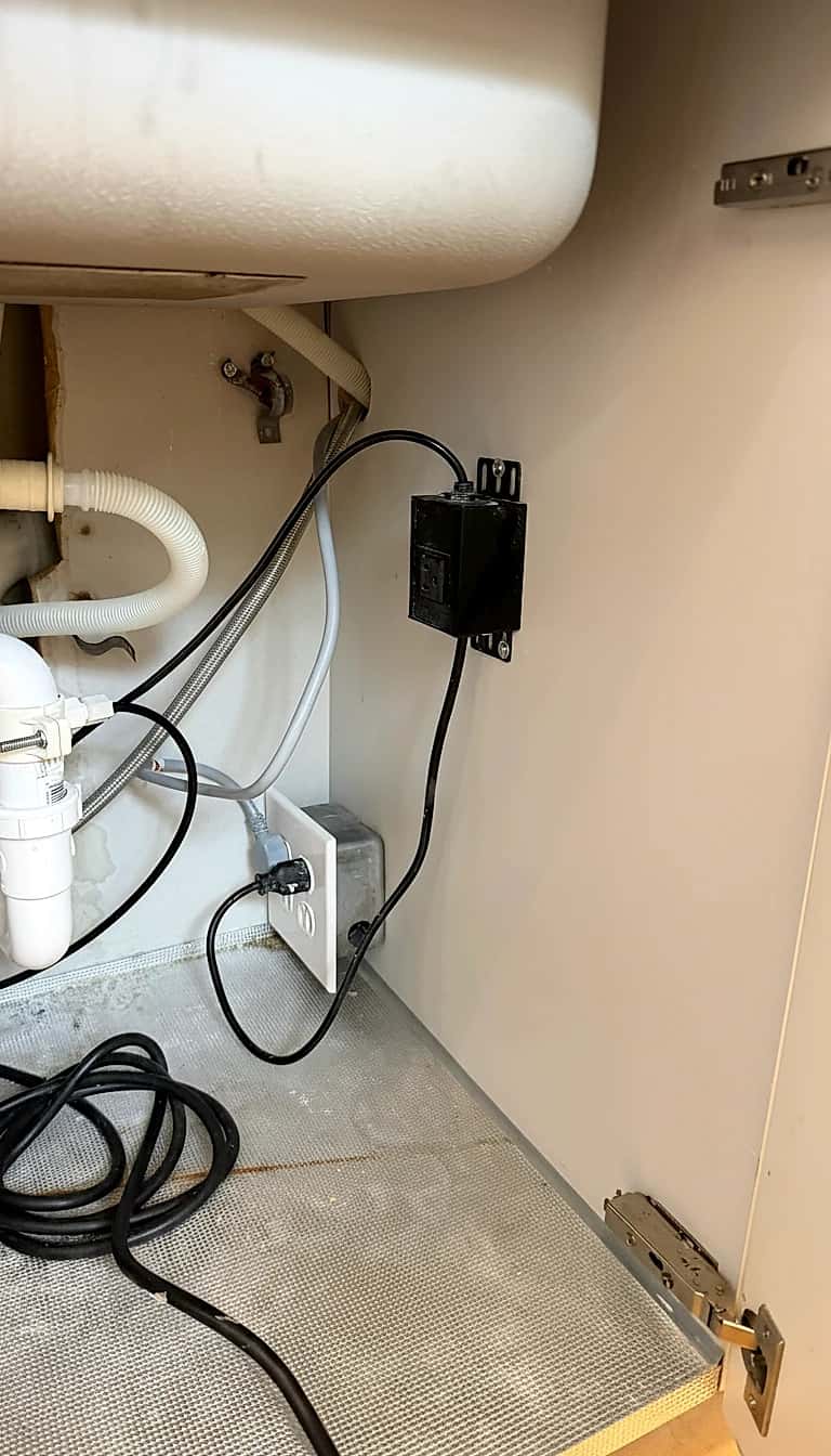Starting photo photo for The garbage disposal is not working and clogged. project in Austin, TX